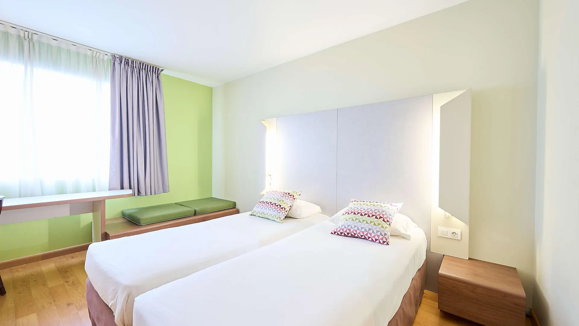 *** Hotel Travelodge Bcn Cornella Fira Cornellà de Llobregat Spanje