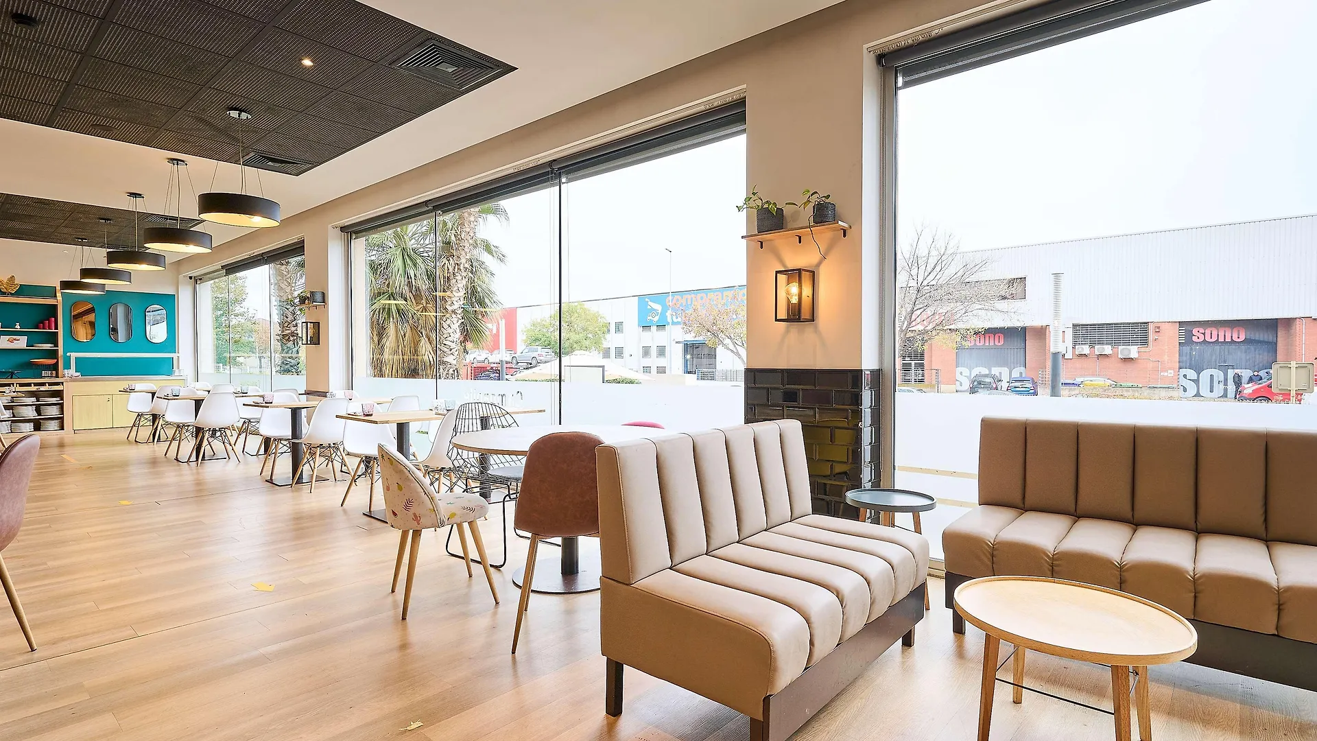 Travelodge Bcn Cornella Fira Cornellà de Llobregat 3*,  İspanya