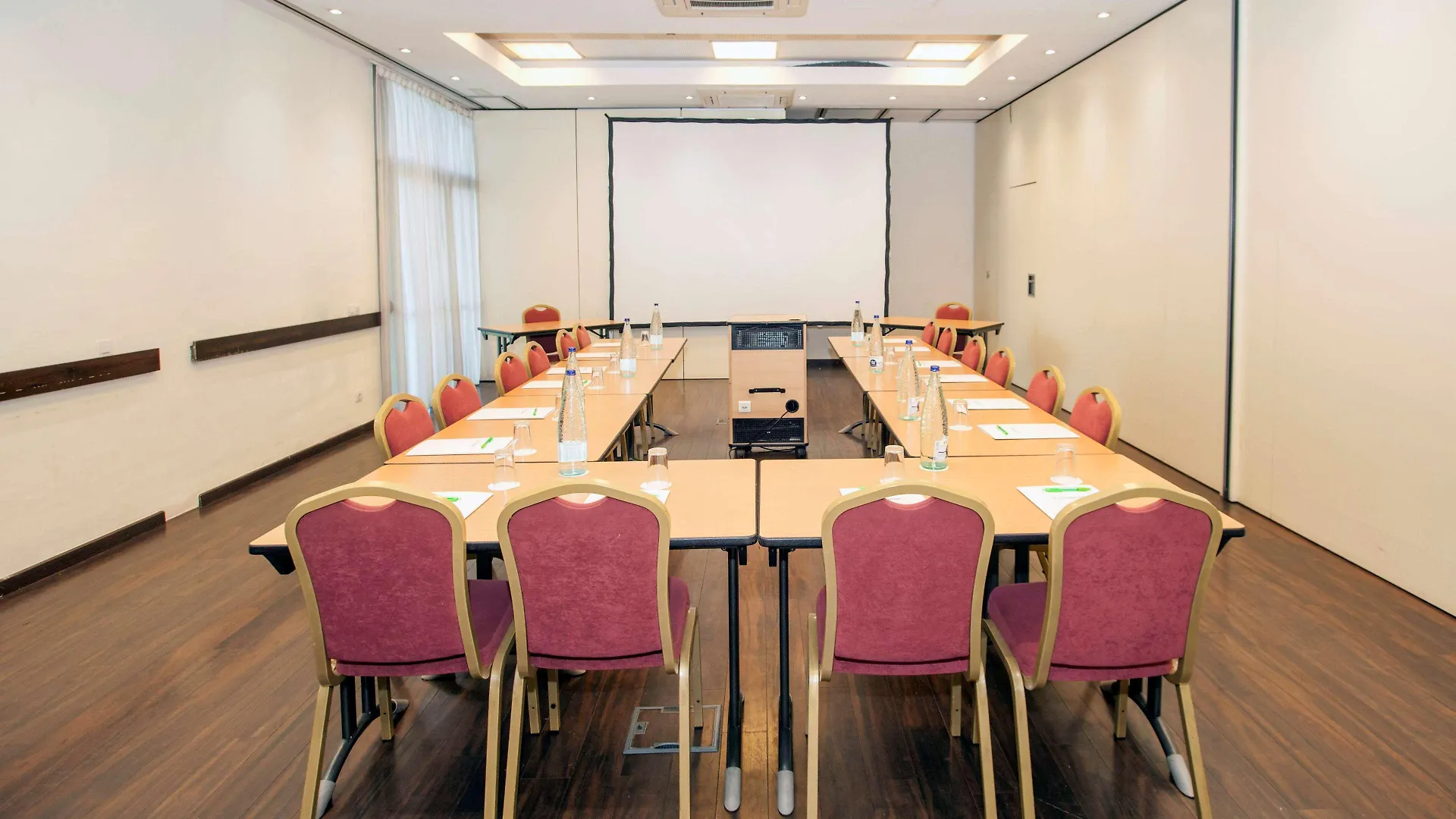 Otel Travelodge Bcn Cornella Fira Cornellà de Llobregat