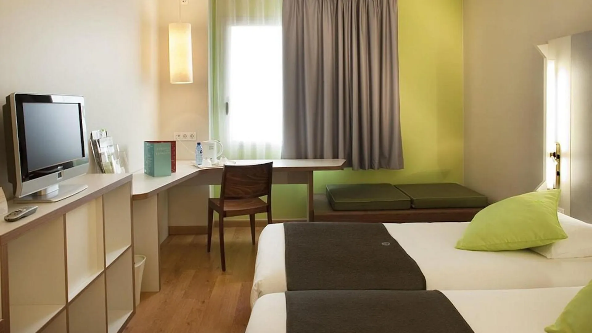 Otel Travelodge Bcn Cornella Fira Cornellà de Llobregat