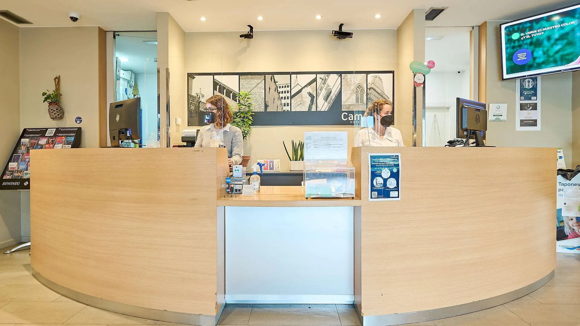 Travelodge Bcn Cornella Fira Cornellà de Llobregat 3*,