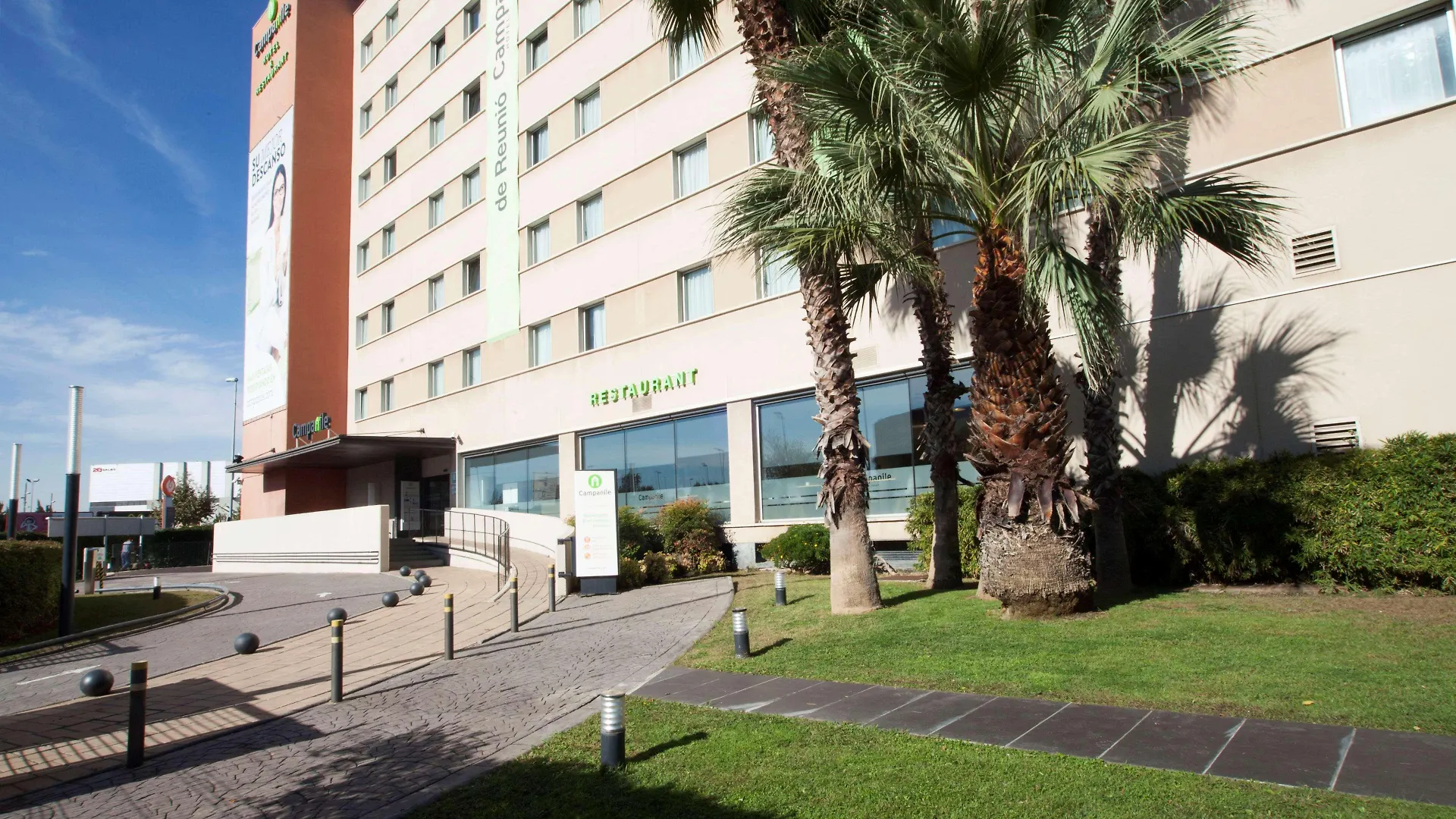 Travelodge Bcn Cornella Fira Cornellà de Llobregat 3*,